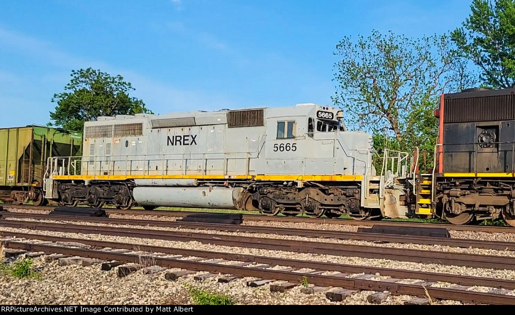 NREX 5665 a long way from home on the BNSF Emporia Sub headed to Galveston TX